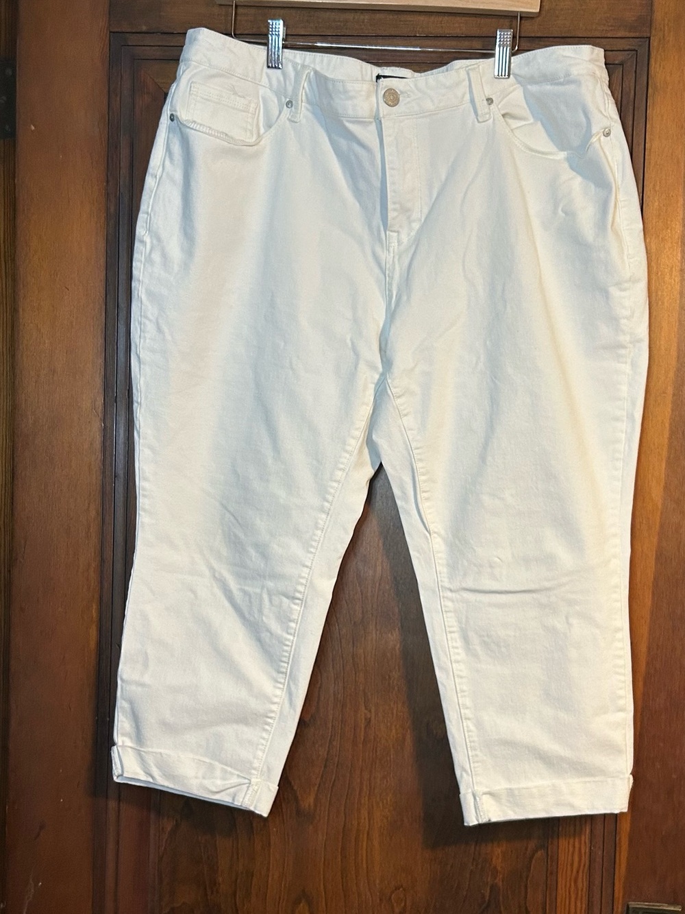 Curations White Capri Pants Size 20W Plus Size Cuffed Stretch Crop Pants